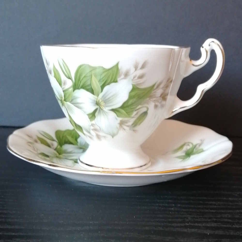 Royal Adderley Trillium Canadian Provincial Flowers Teacup Saucer Set # 1225